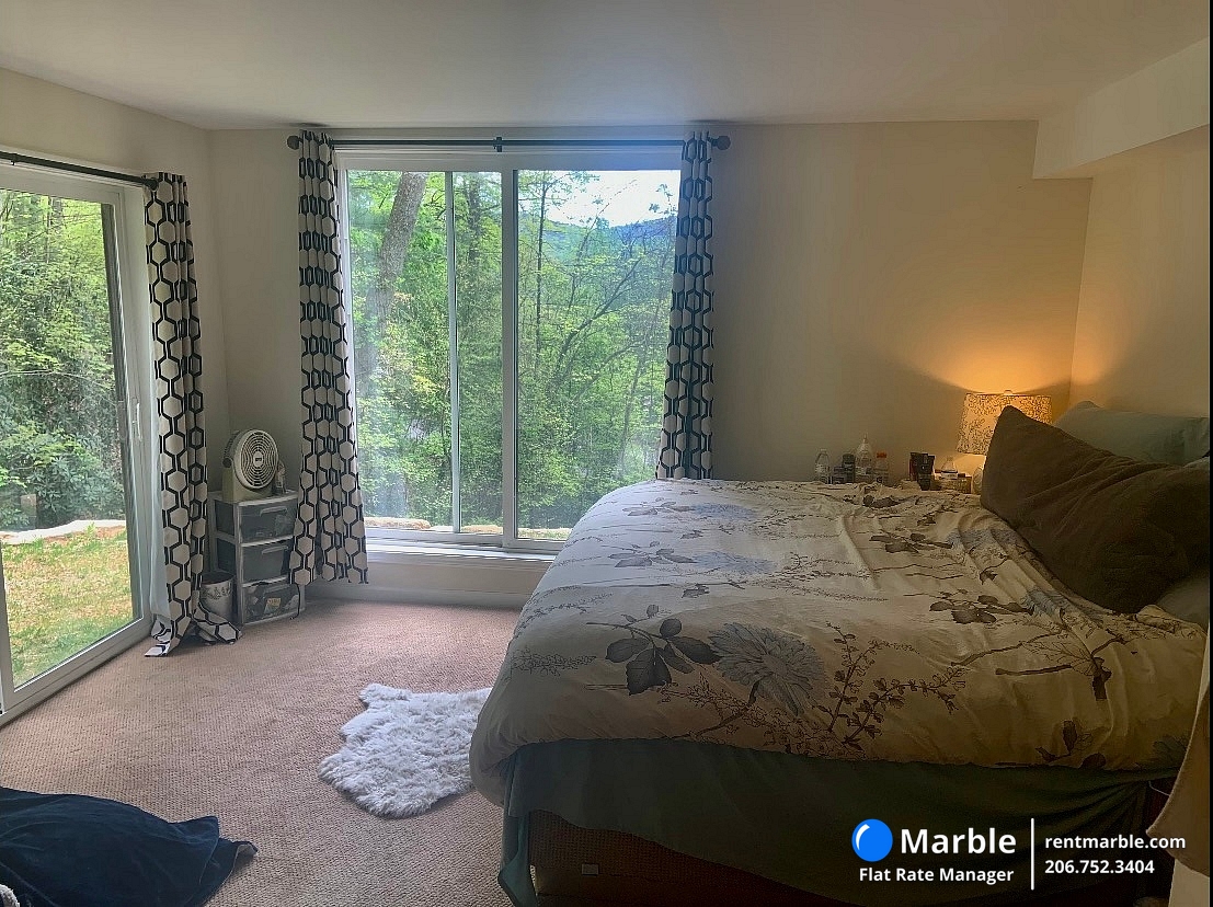 3 Steeplechase Ct, Unit B, Hendersonville NC 28791 photo 7