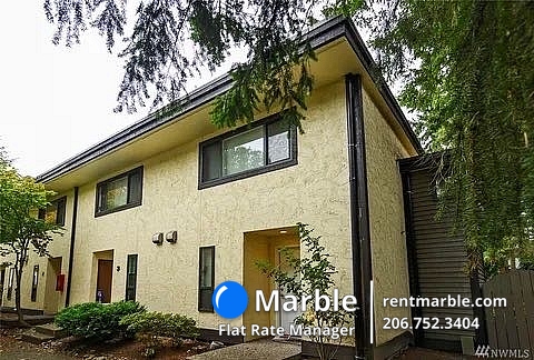 2524 NE 195th St, Apt 2, Lake Forest Park WA 98155