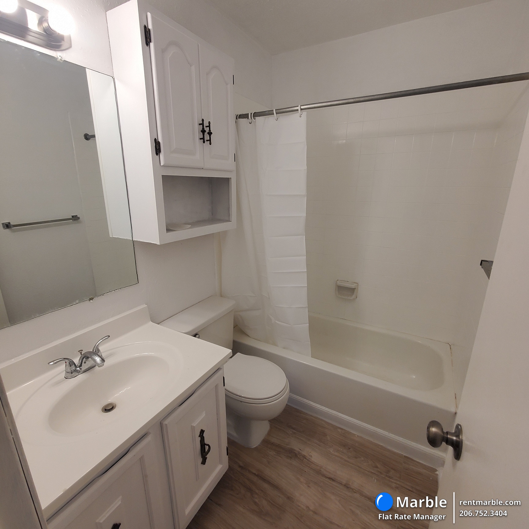 4915 Huntington Ave, Apt 2, Lincoln NE 68504 photo 3