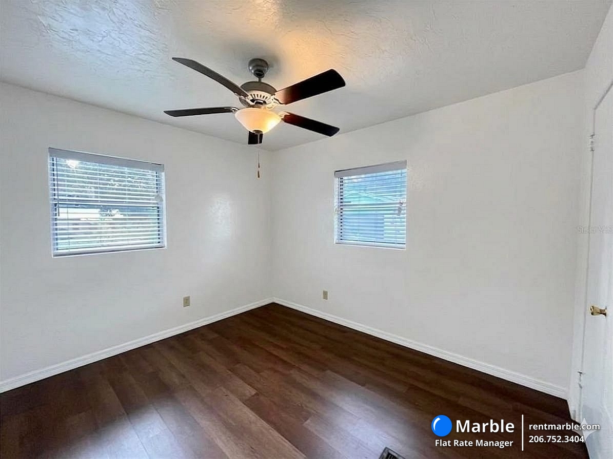 501 SE 14th St, Gainesville FL 32641 photo 12