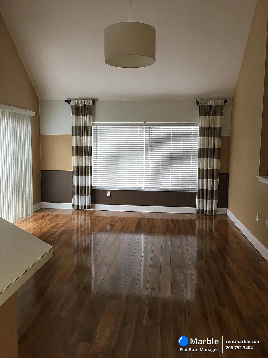 10570 Windsor Lake Ct, Westchase FL 33626 photo 3
