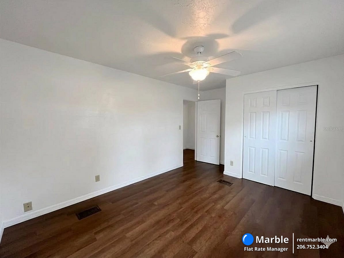 501 SE 14th St, Gainesville FL 32641 photo 5